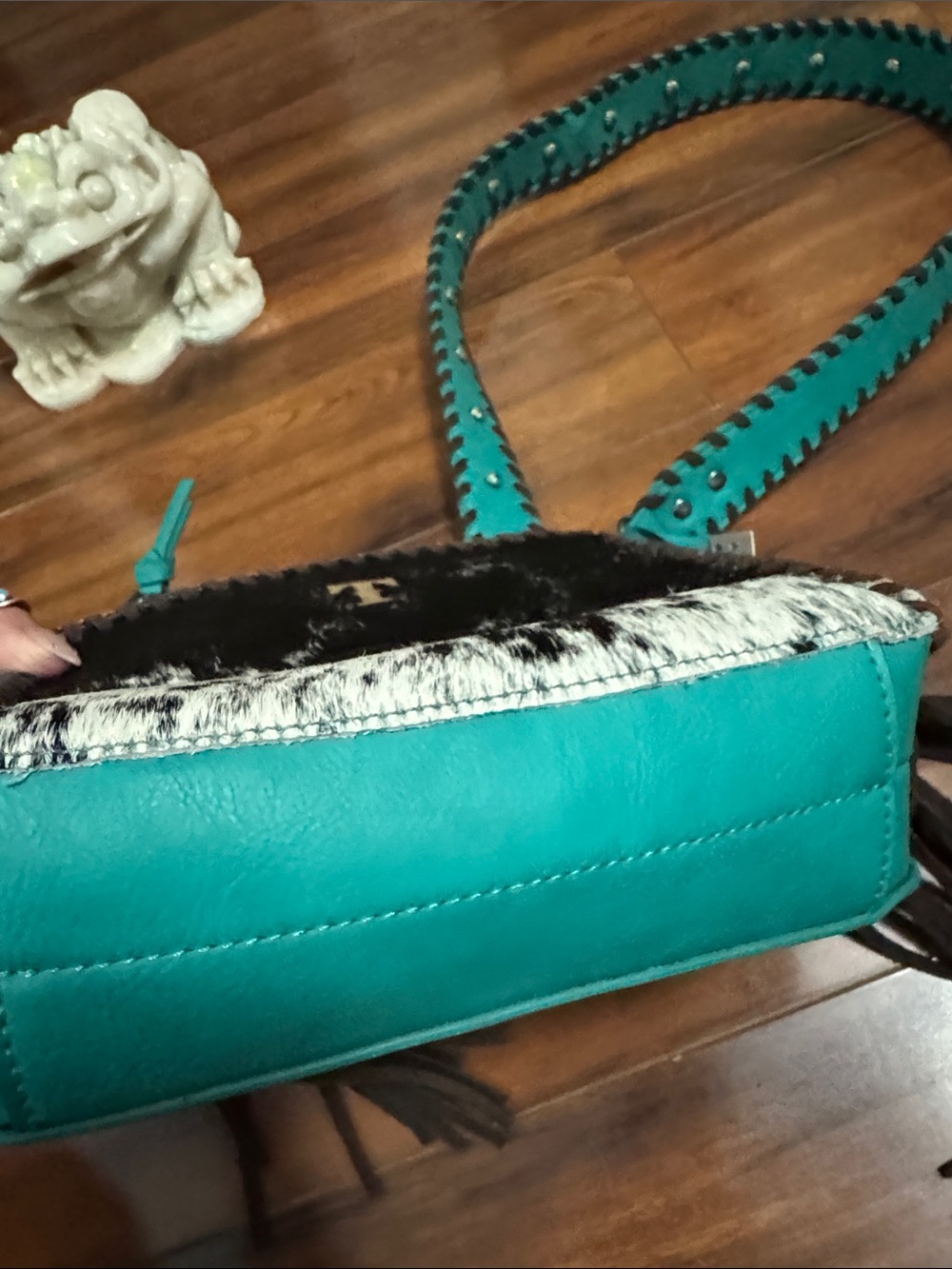 Trinity Ranch brown Fringe Crossbody Bag - Black & White Cowhide - Picture 6 of 7